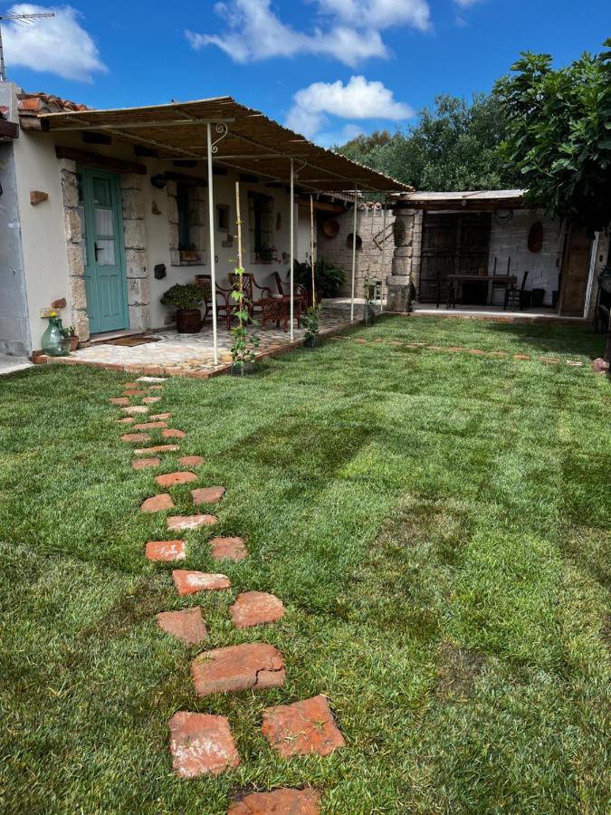 Graziosa Stanza Campidanese Su Terzu Guest House Ористано Екстериор снимка